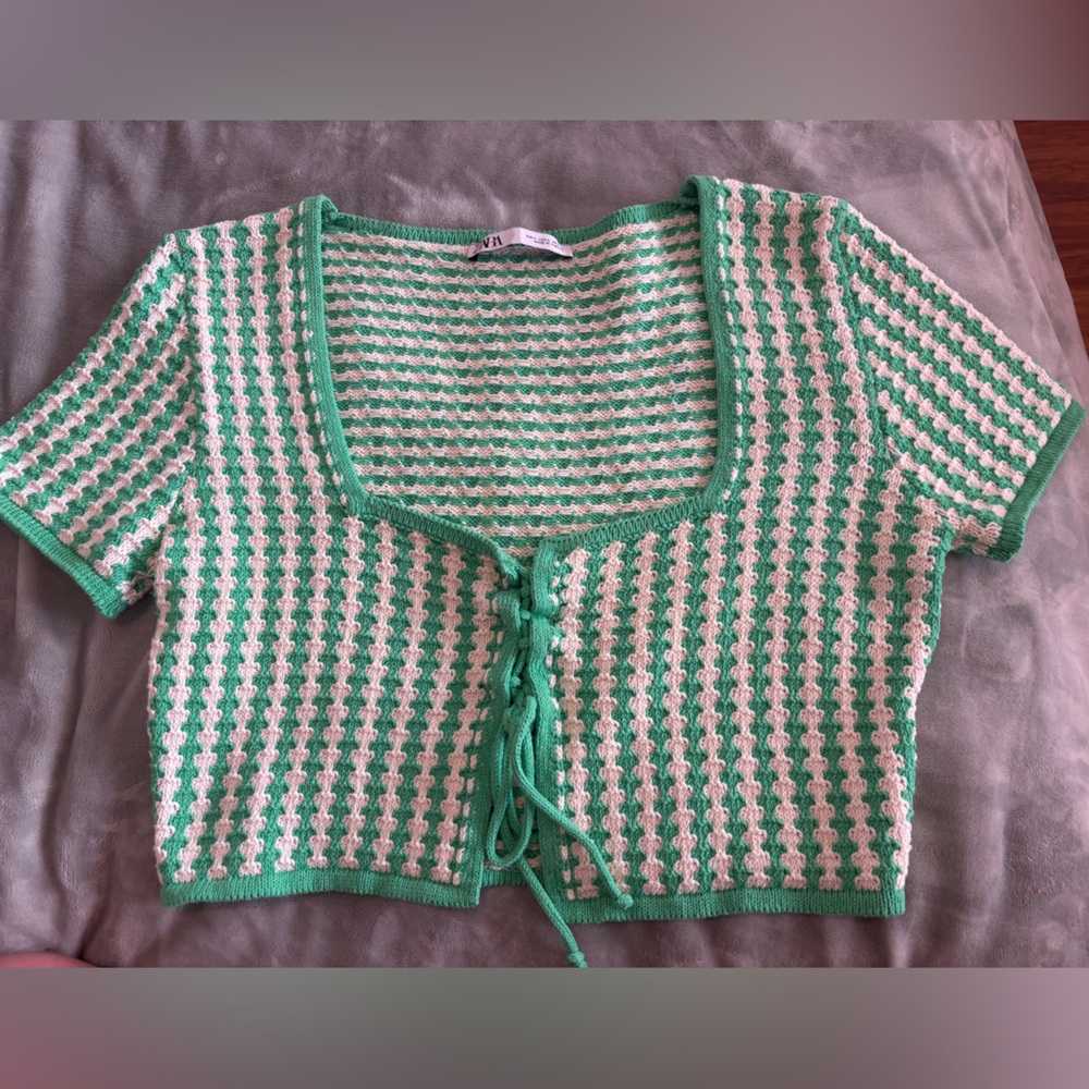Zara Knit Crop Shirt | Size L